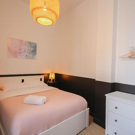 2-Bedroom Flat + Private Car Park. Lille Ngoại thất bức ảnh